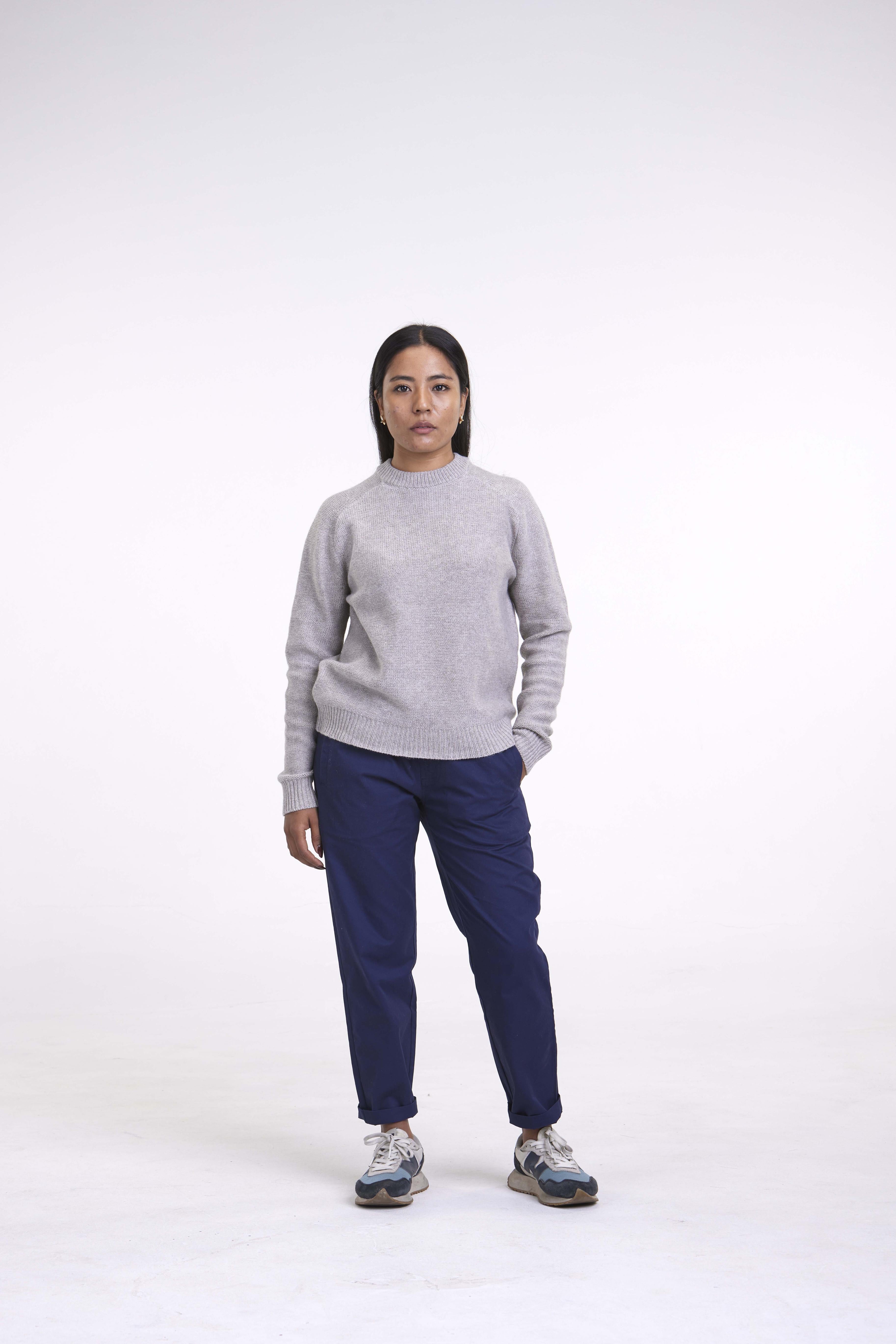 arniko-pravin-strickpullover-hellgrau-merino-kaschmir image 3