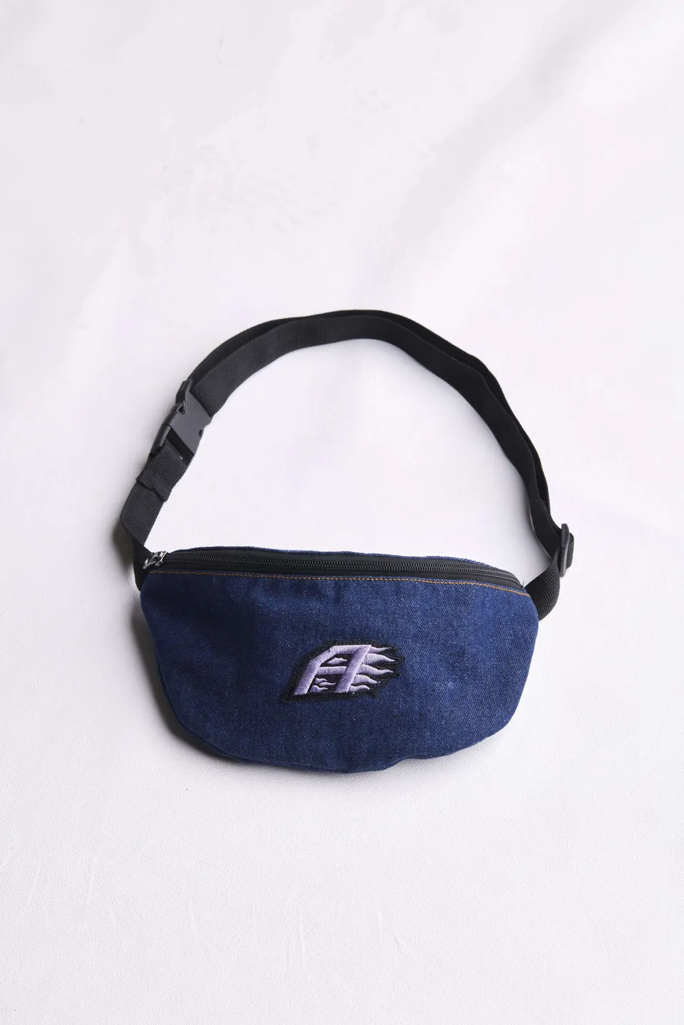 arniko-fanny-pack-bauchtasche-indigo-bio-denim image 1