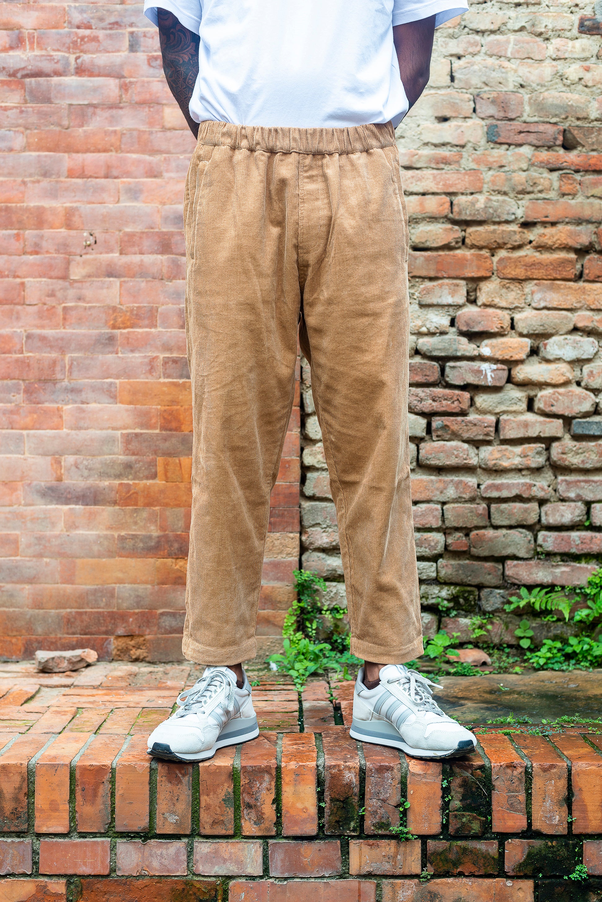 arniko-nigen-hose-camel-corduroy-unisex-baumwolle image 1