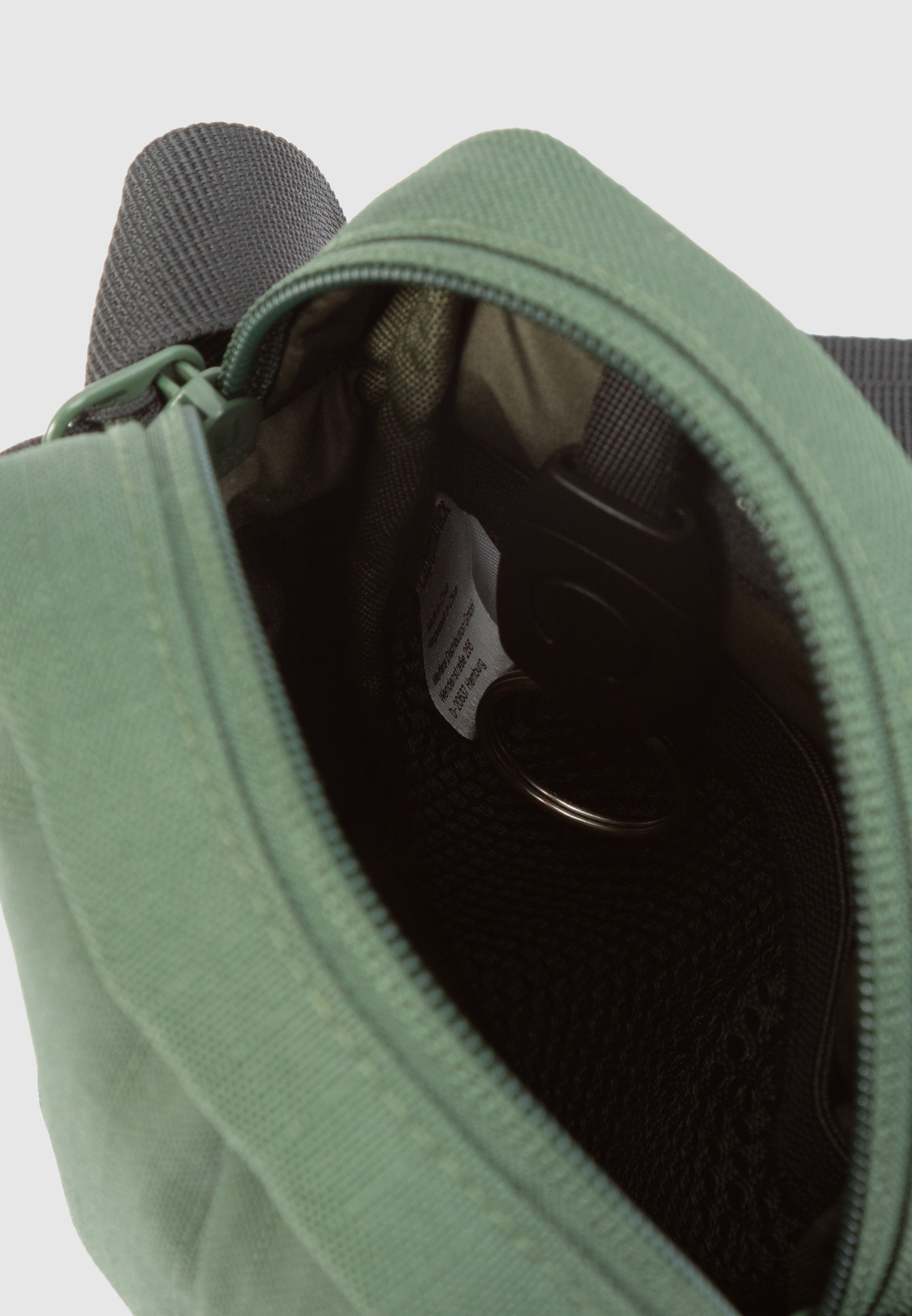 cleptomanicx-shoulder-bag-umh-ngetasche-os-recycelt-0-9l image 4