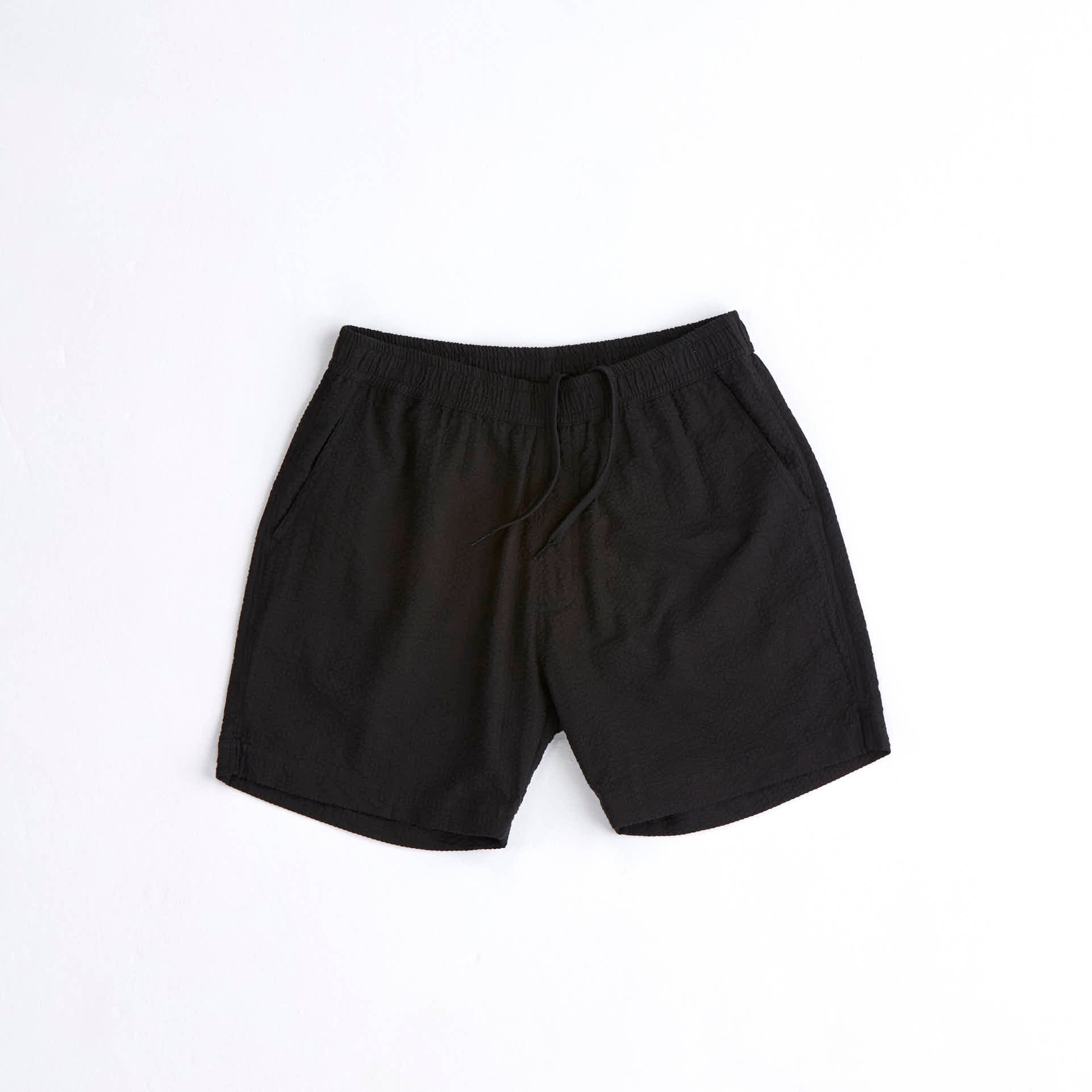 arniko-rishi-shorts-schwarz-seersucker-bio image 1