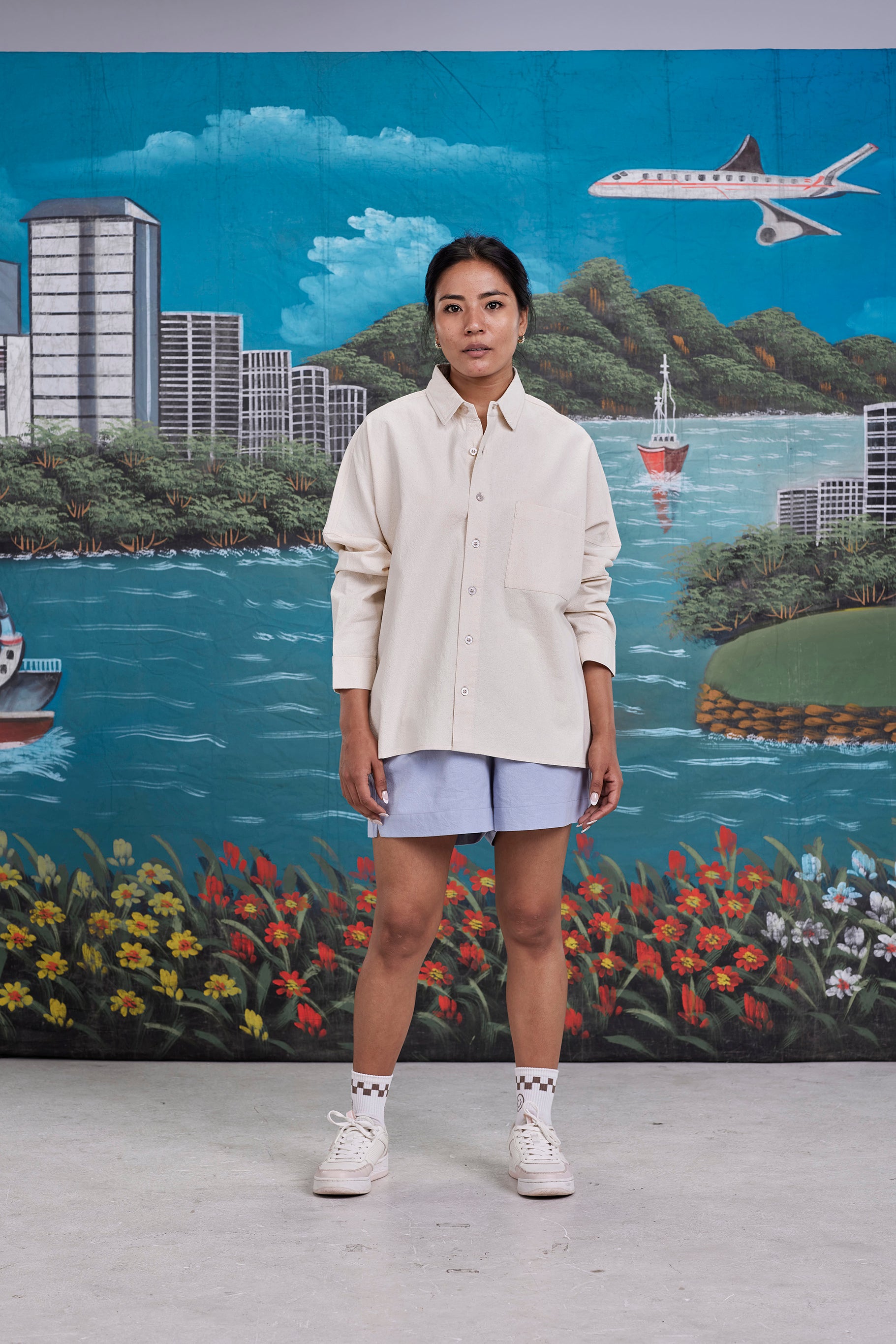 arniko-tahira-off-white-bluse-damen-oversize image 2