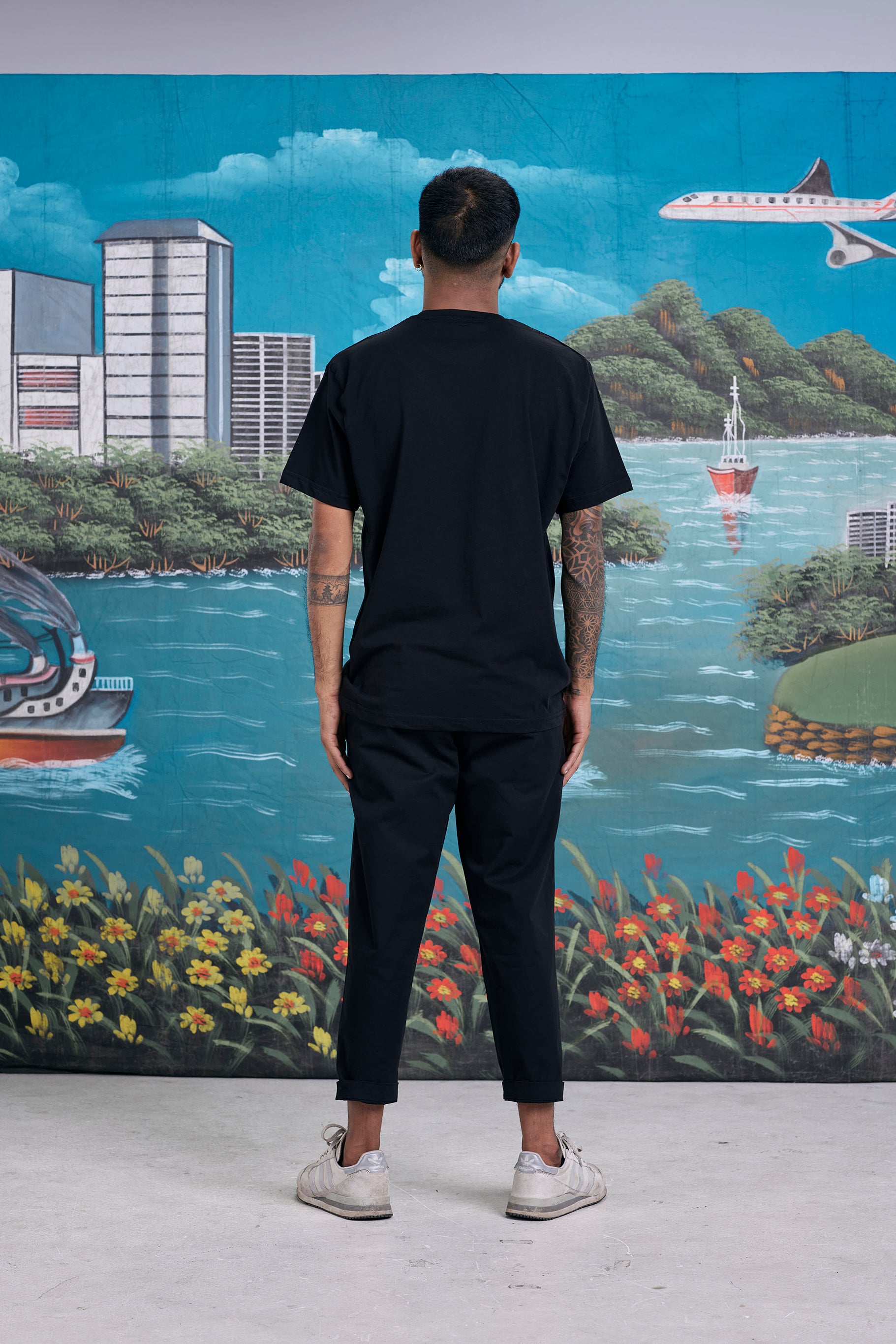 arniko-nigen-hose-black-unisex-bio-baumwolle-kordelzug image 2