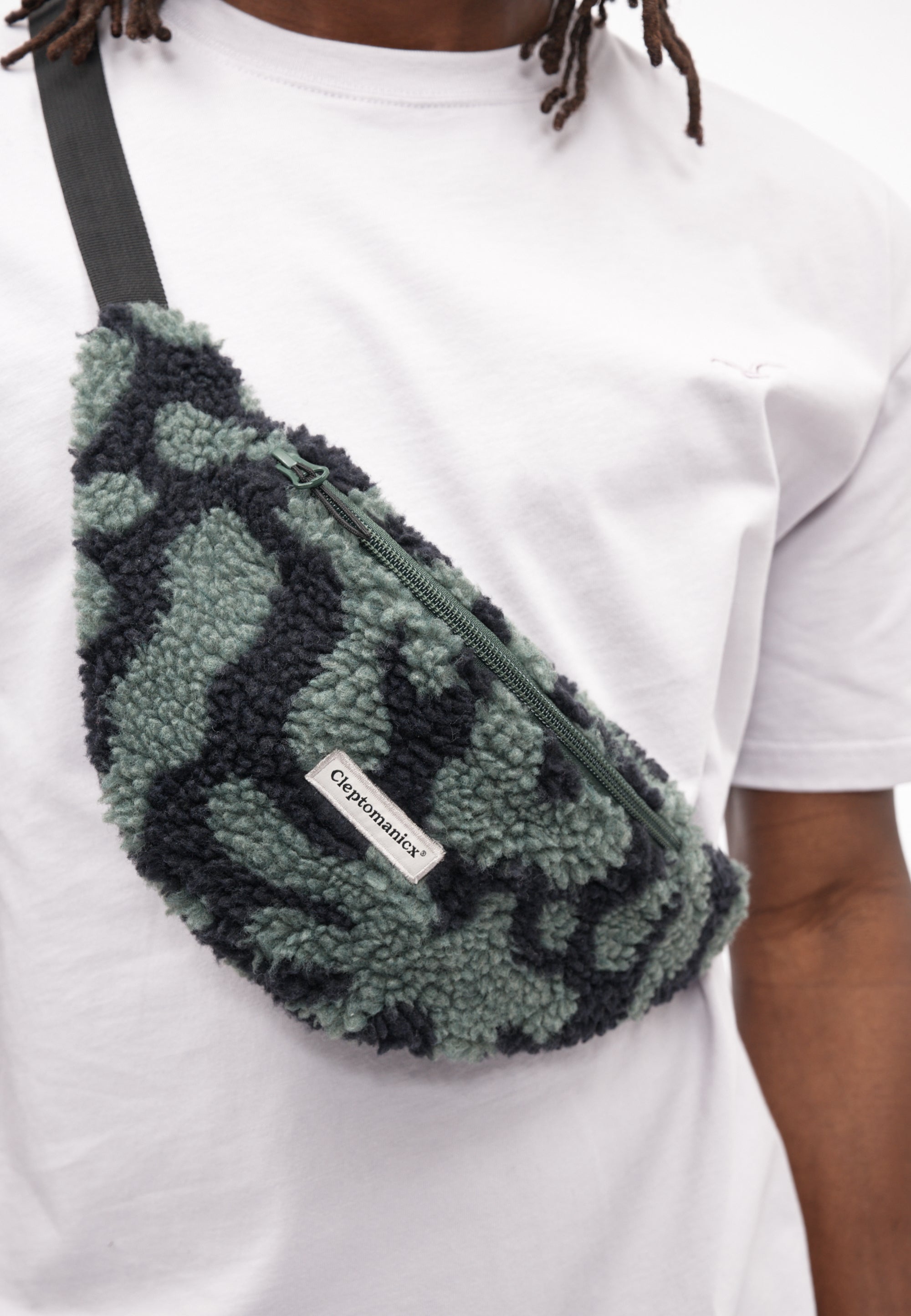 cleptomanicx-oh-shit-hipbag-bauchtasche-fleece-allover-print-os image 3