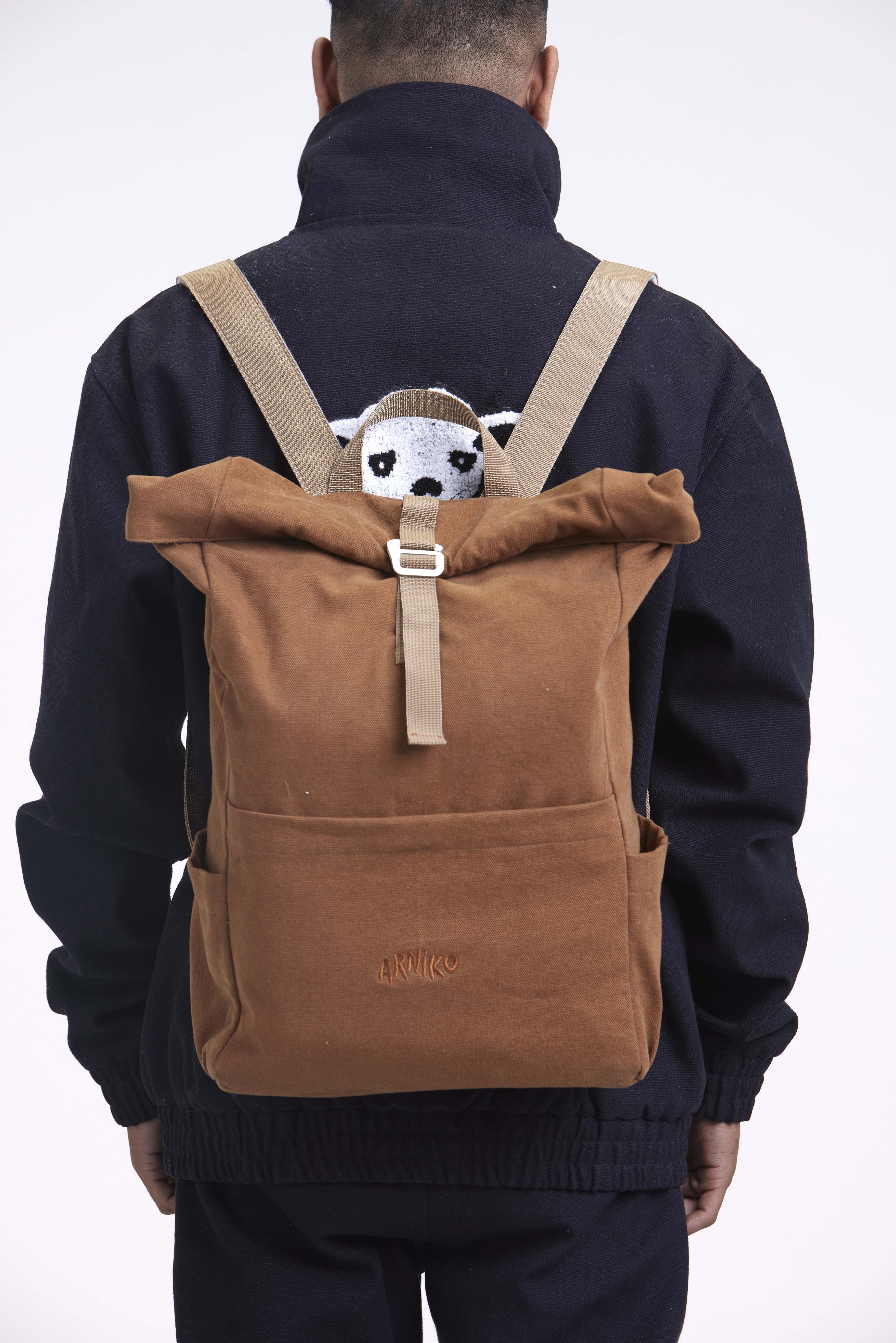 arniko-rolltop-rucksack-tawny-canvas-bio image 3