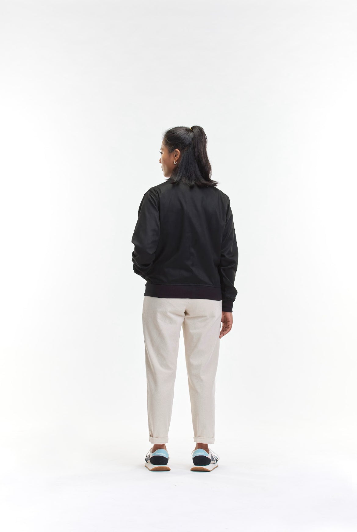 arniko-binam-black-suede-jacke-veganes-wildleder image 6