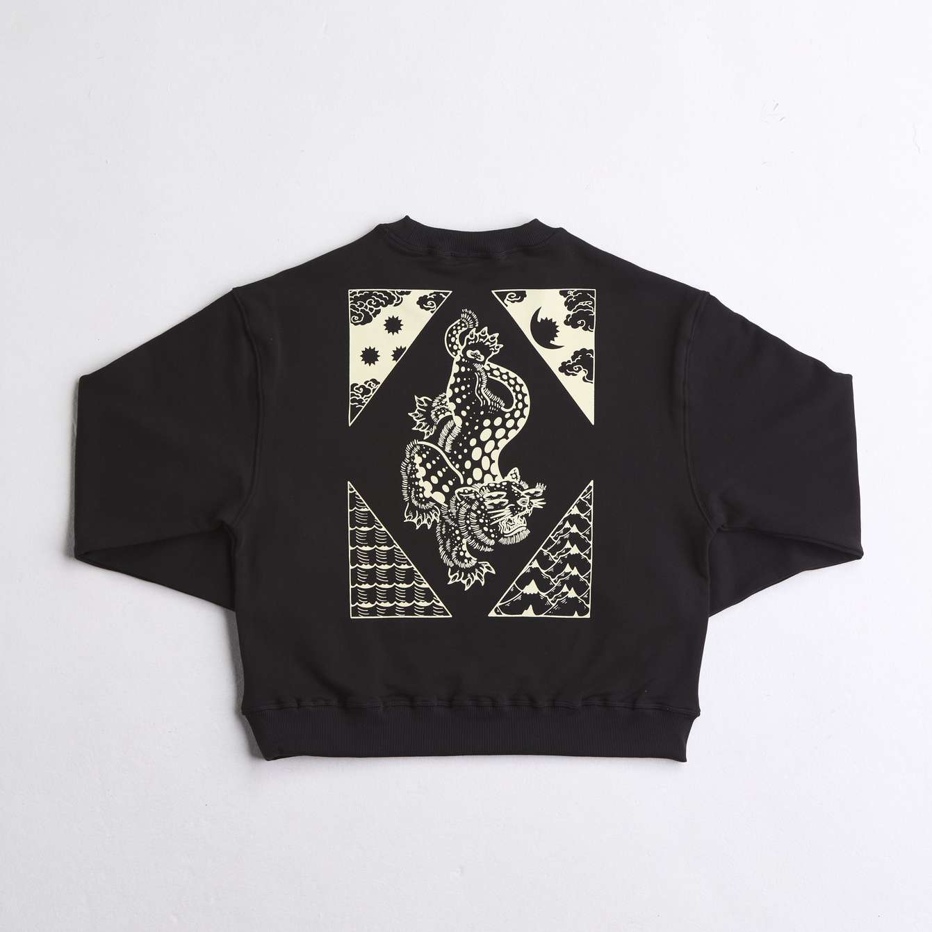 arniko-mustang-sweater-cropped-black-bio-baumwolle-damen image 2