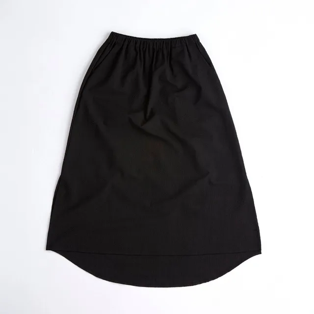 arniko-valerie-rock-damen-schwarz-seersucker-bio-baumwolle image 1