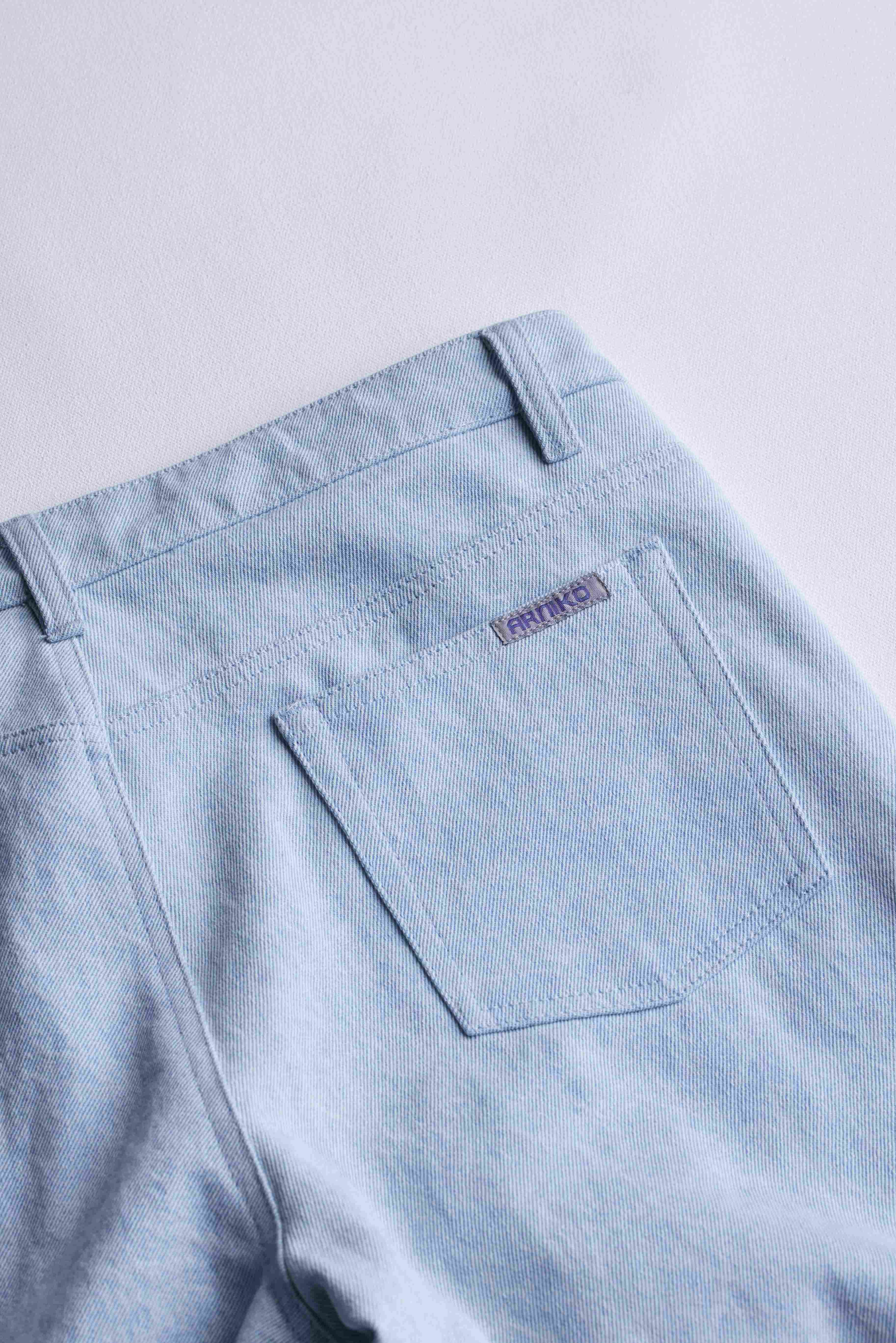arniko-yama-jeans-hellblau-washed-denim-bio-baumwolle image 3
