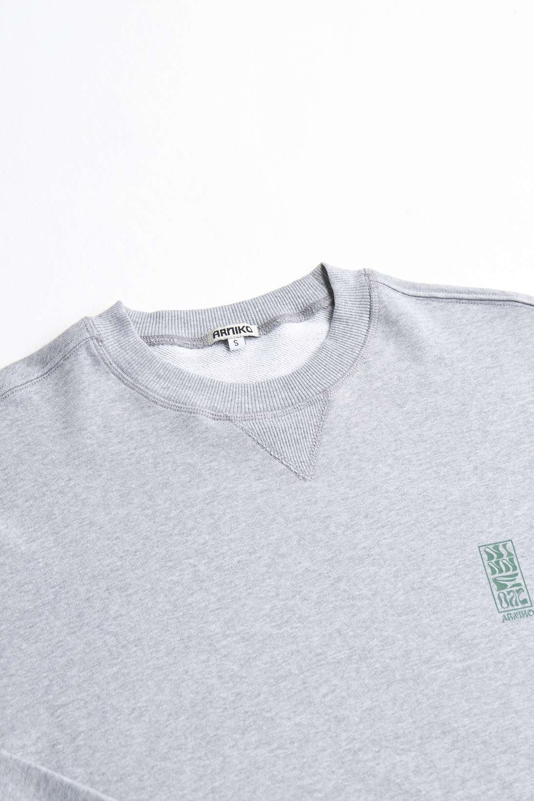 arniko-mustang-sweater-cropped-grau-bio-baumwolle image 4