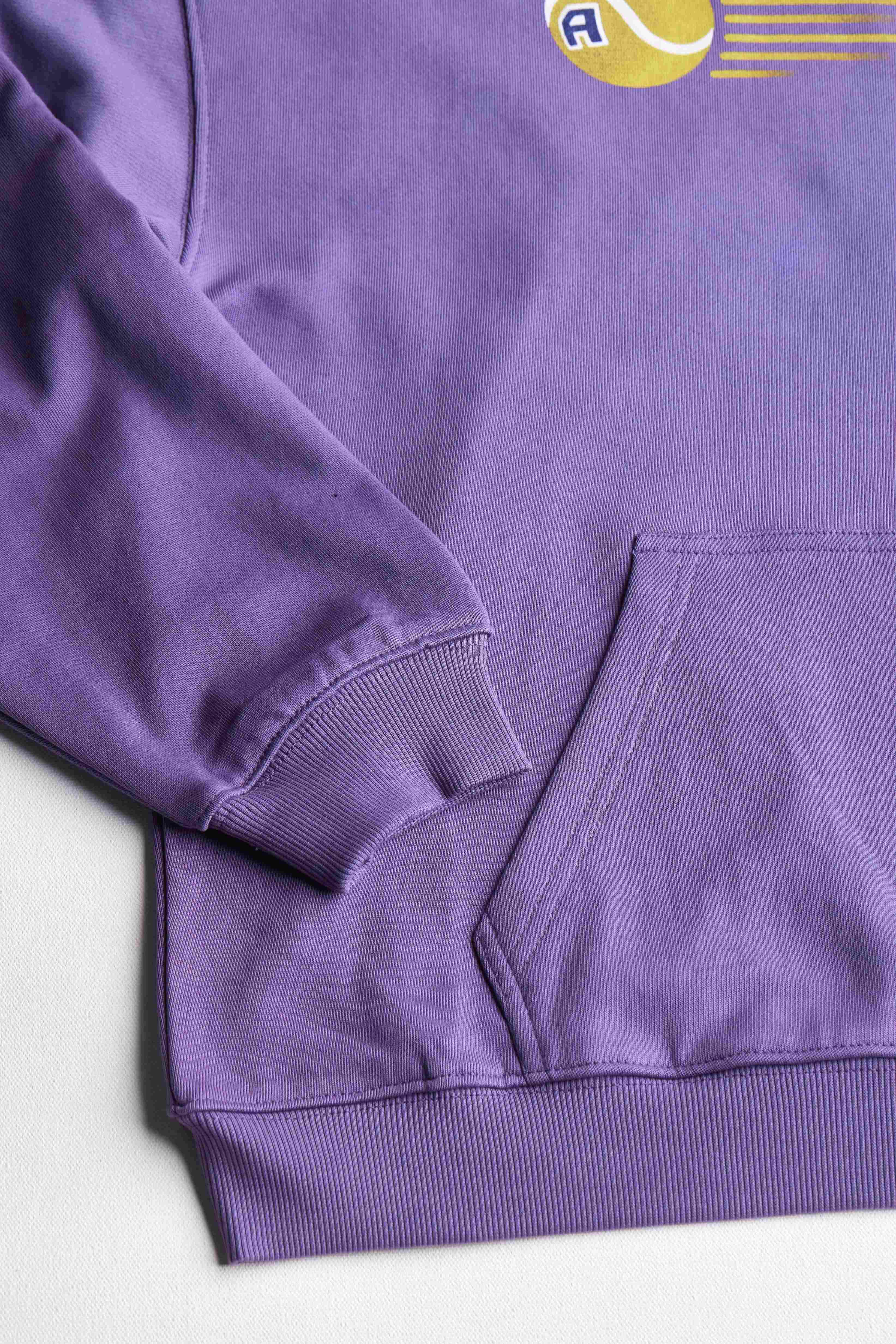 arniko-club-hoodie-grape-bio-baumwolle-unisex image 3