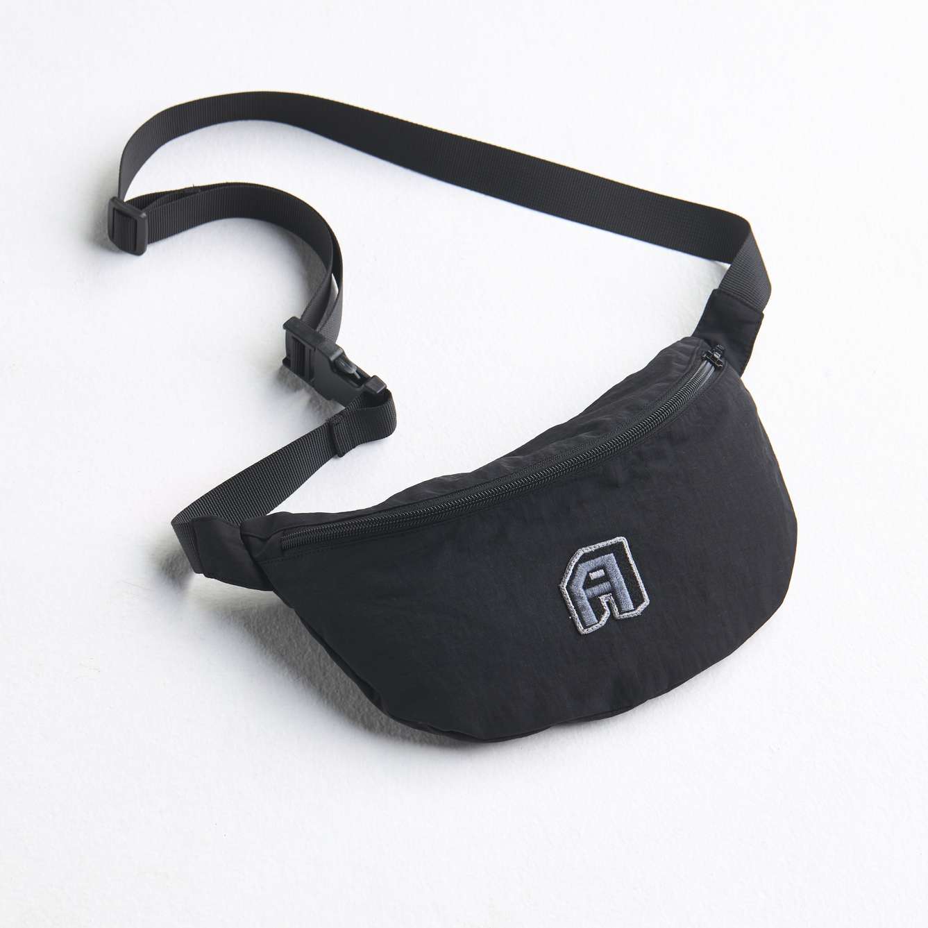 arniko-trikon-fanny-pack-schwarz-nylon-bauchtasche image 1