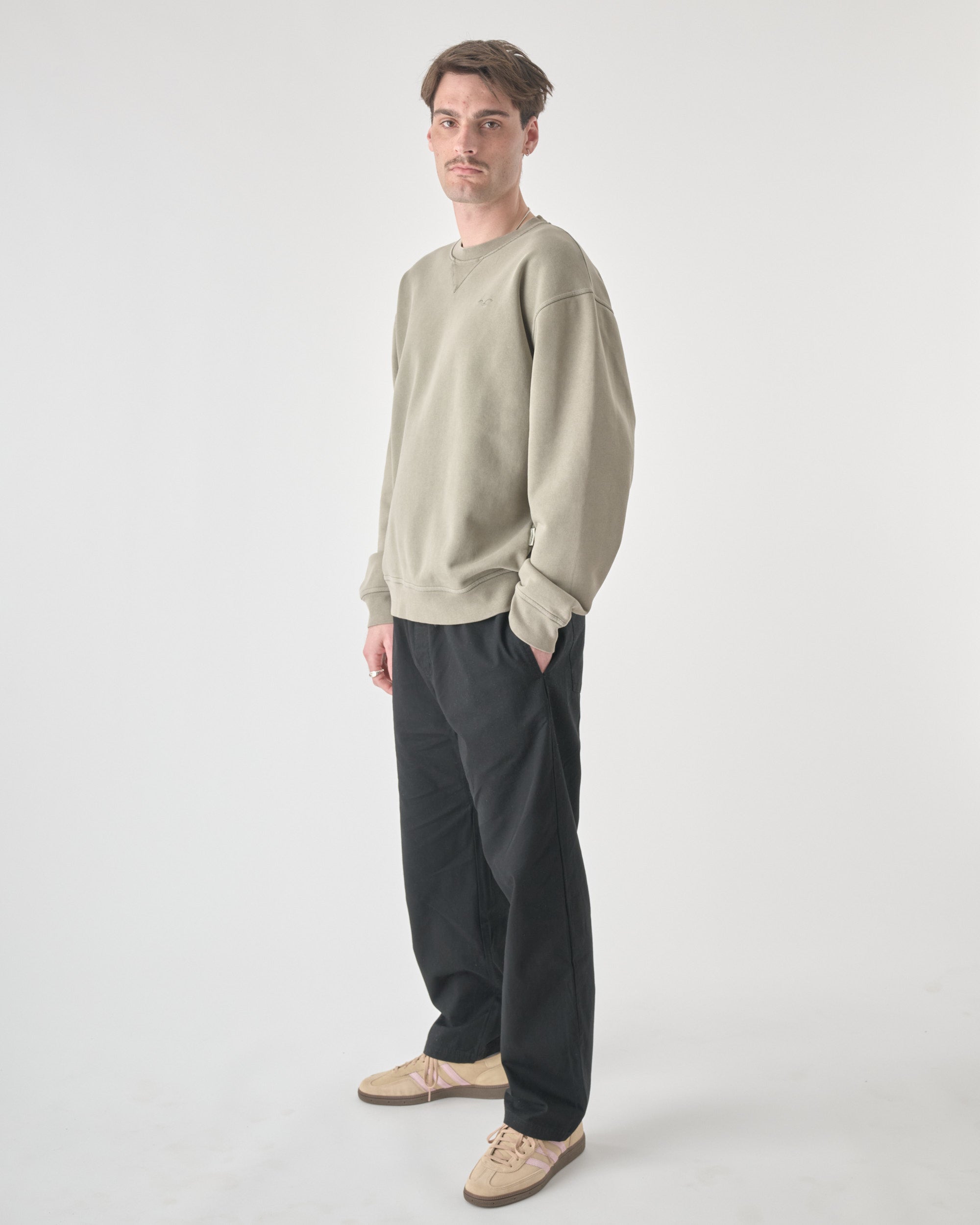 cleptomanicx-ligull-washed-boxy-crewneck-sweatshirt-gewaschen image 3