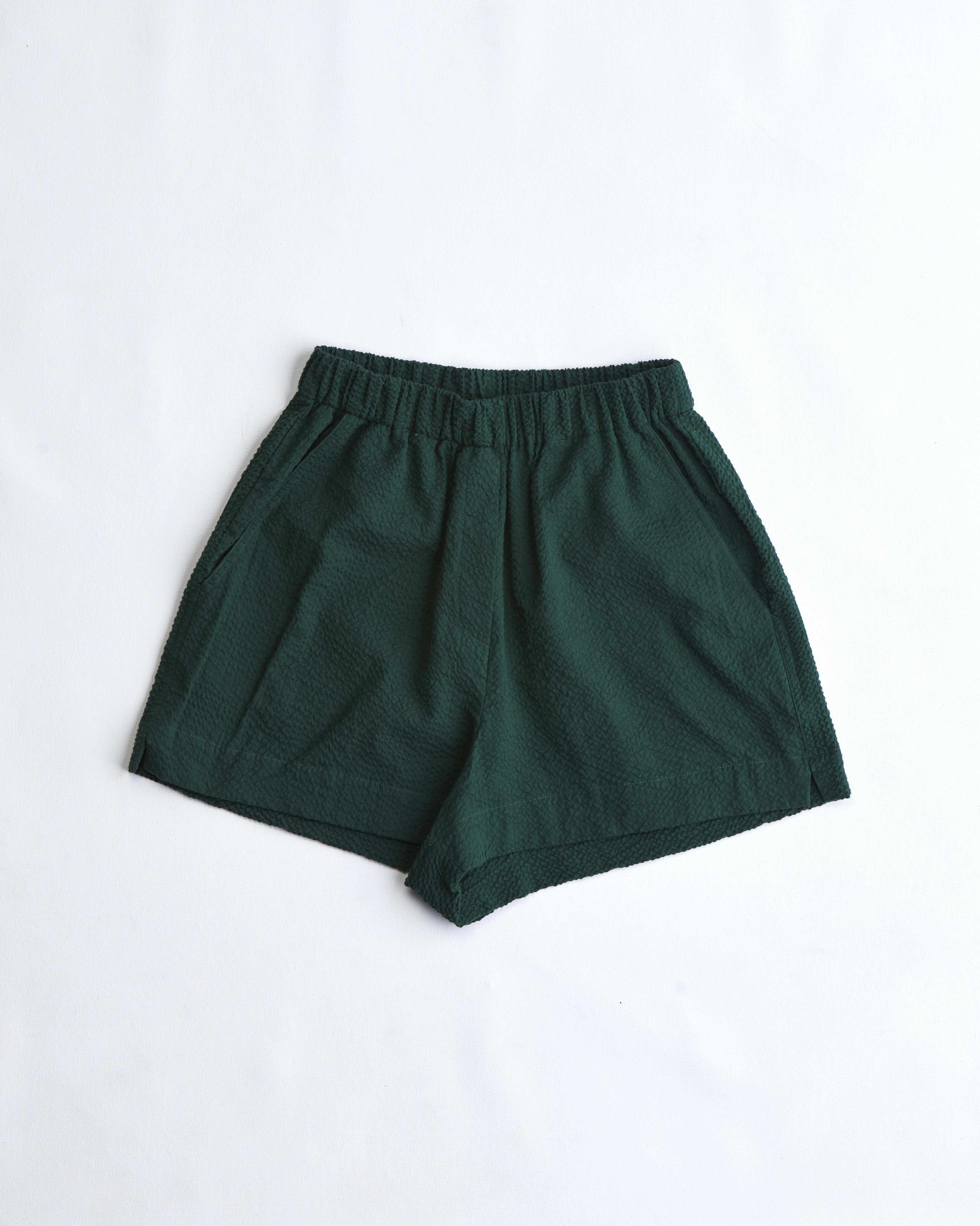 arniko-nuru-green-seersucker-shorts-damen-baumwolle image 1