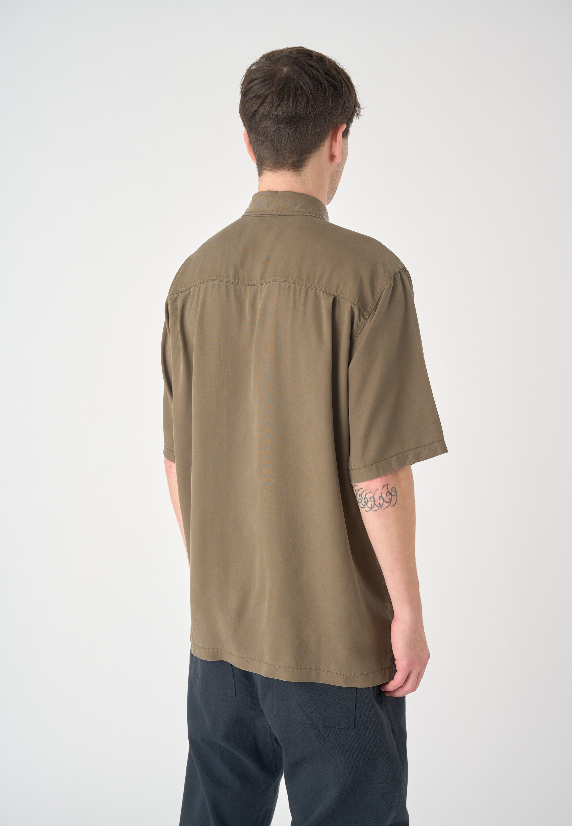 cleptomanicx-easy-shirt-kurzarm-hemd-oversize-lyocell image 4